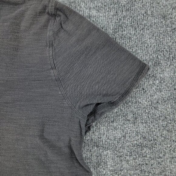 Helix Shirt Men's Size 2XL Gray V-Neck Short Sleeve Pullover Stretch Adult XXL - Picture 3 of 11